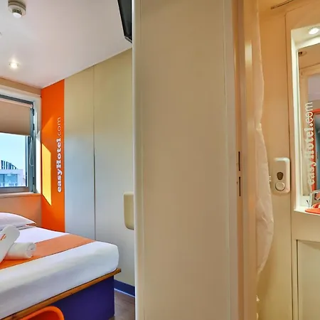 Easyhotel Hotel