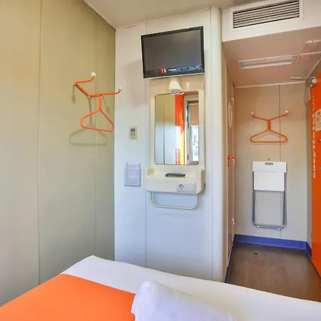 Easyhotel Hotel