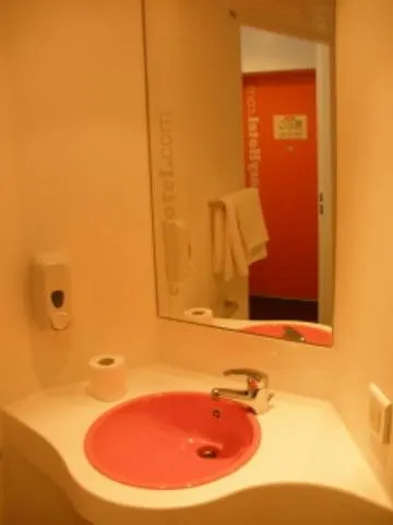 Easyhotel Hotel