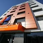 Easyhotel מלון