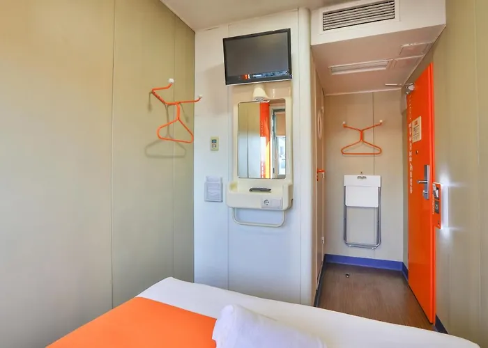 Easyhotel Hotel